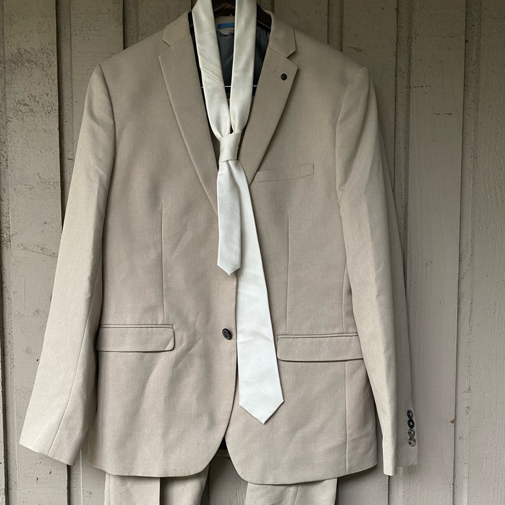 Mens le chateau suit